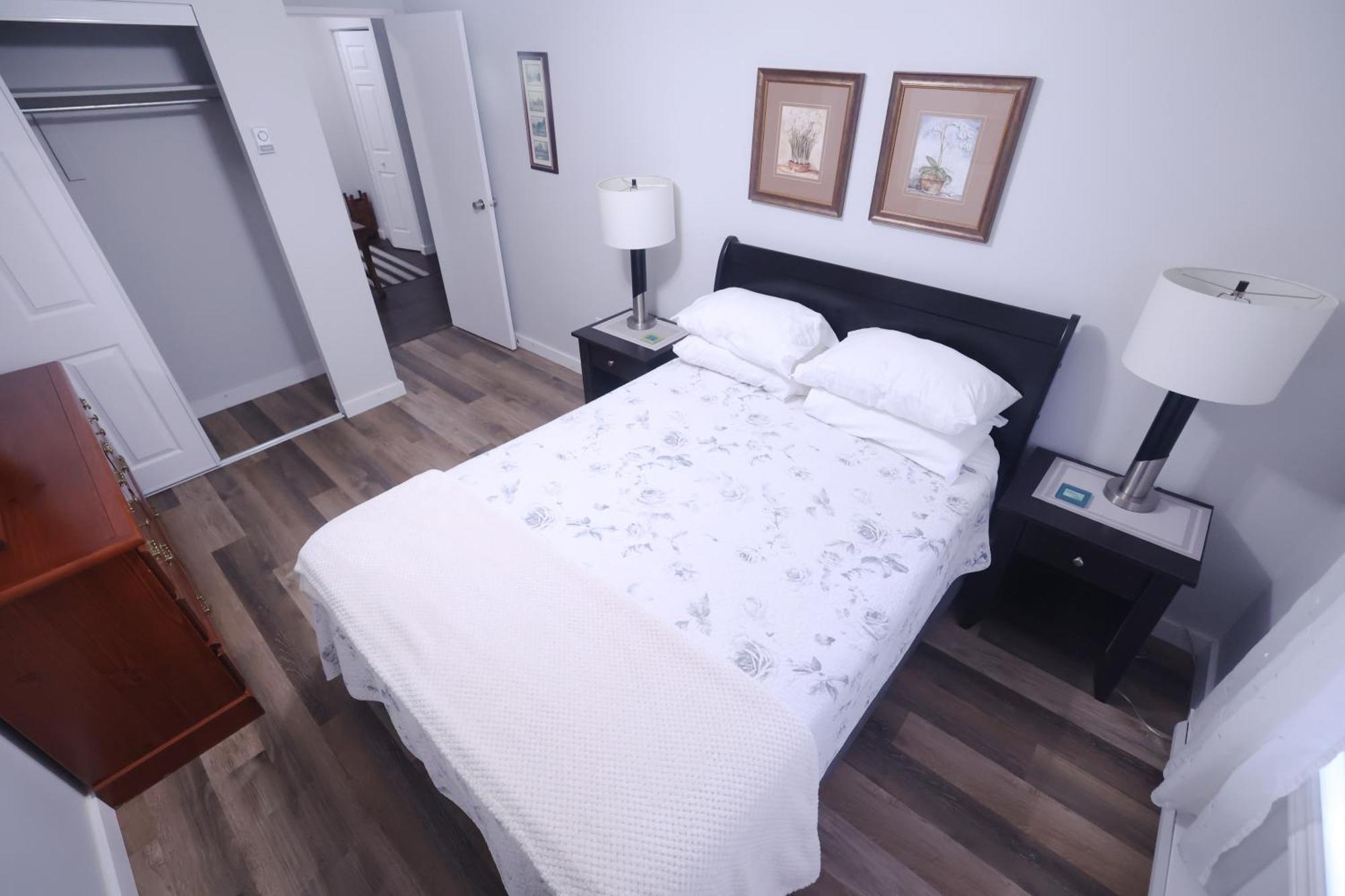 Apartamento Paris Plaza Elliot Lake Exterior foto